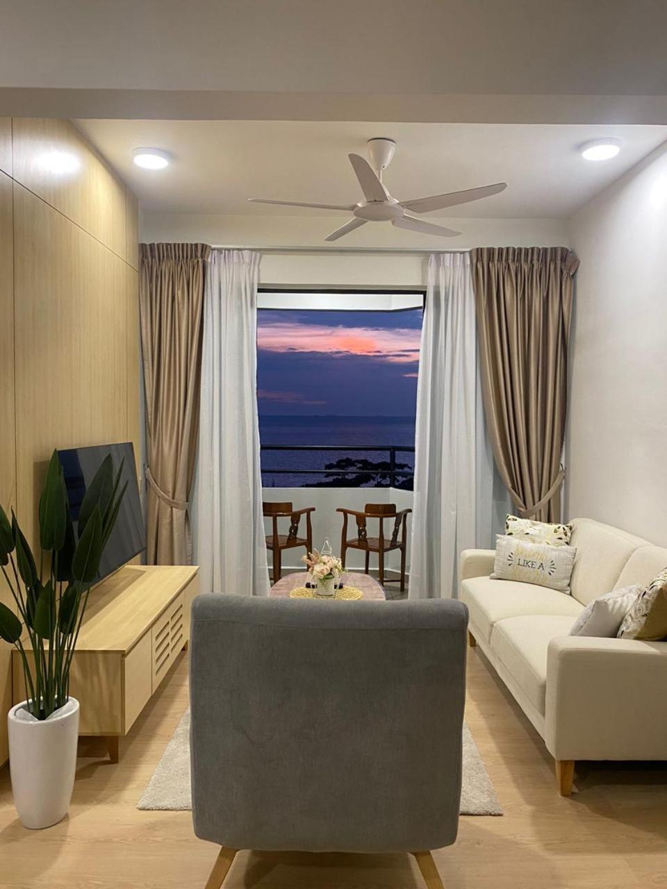 Pantai Puteri Melaka - Seaview 2 Bedroom Tanjung Kling Exterior photo